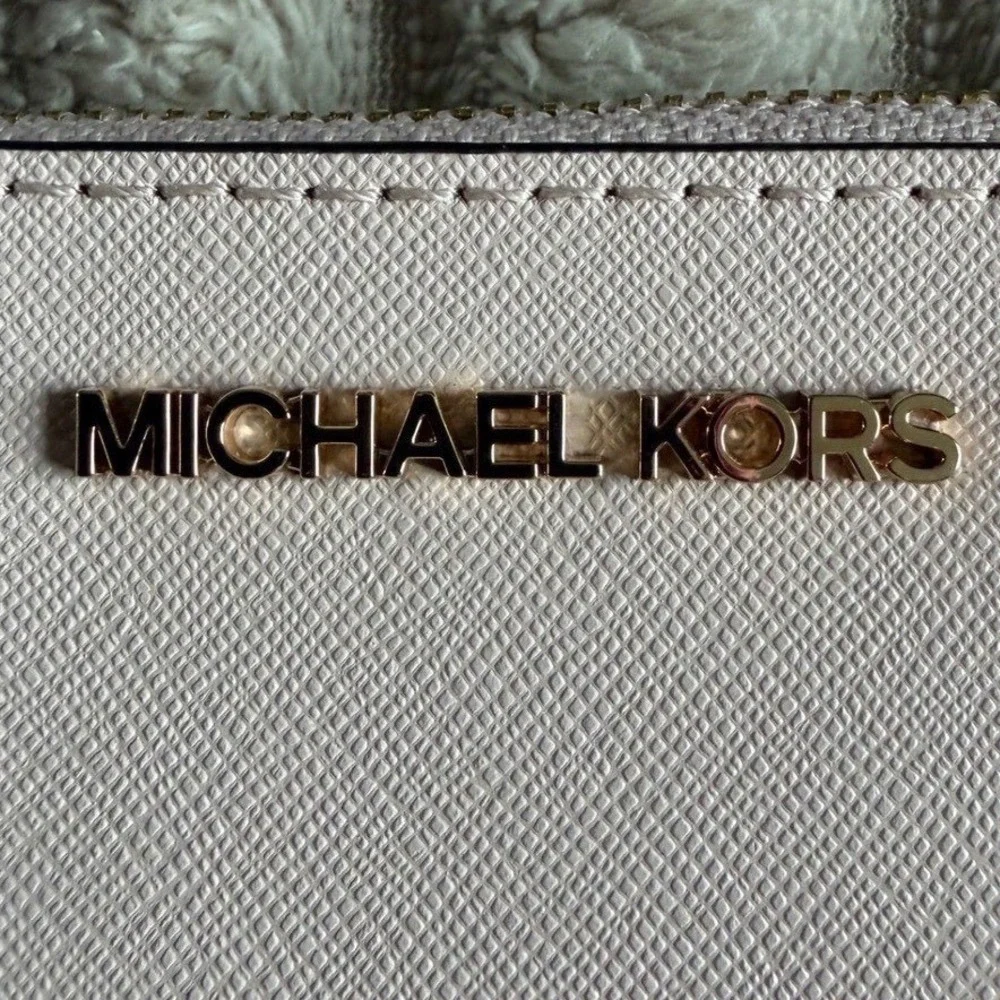 Michael Kors Pink Jet Set Travel Small Top Zip Coin Pouch with ID Holder.